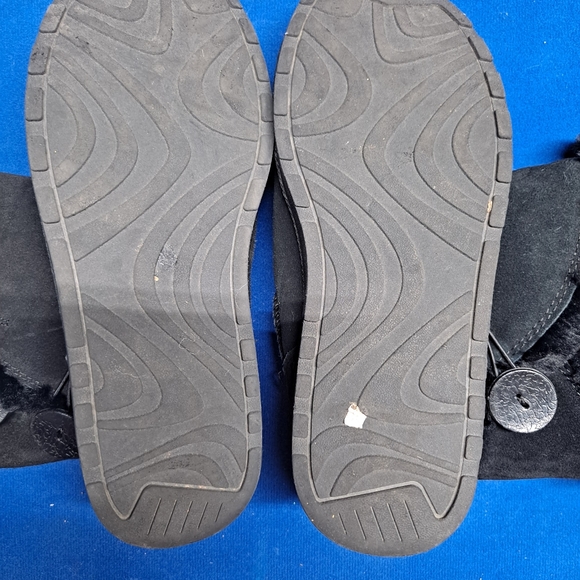 Boots - Picture 3 of 4